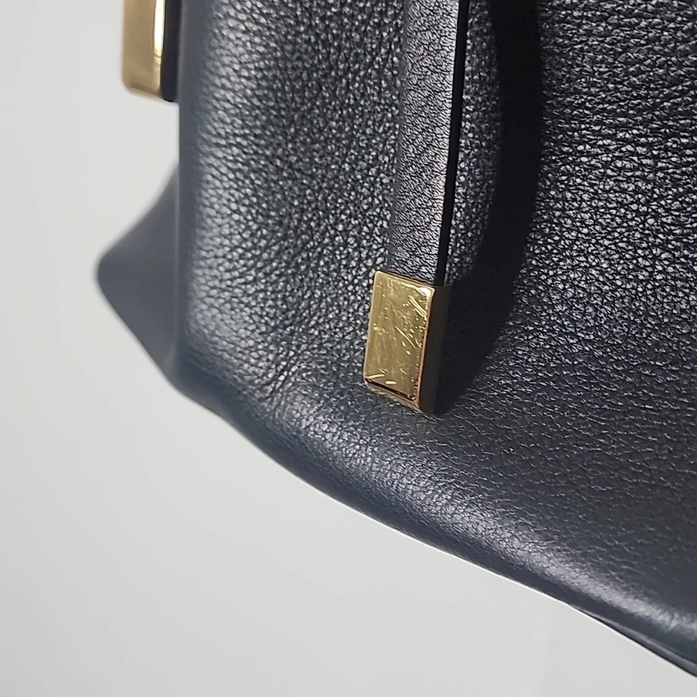 Micheal Kors leather black bucket bag